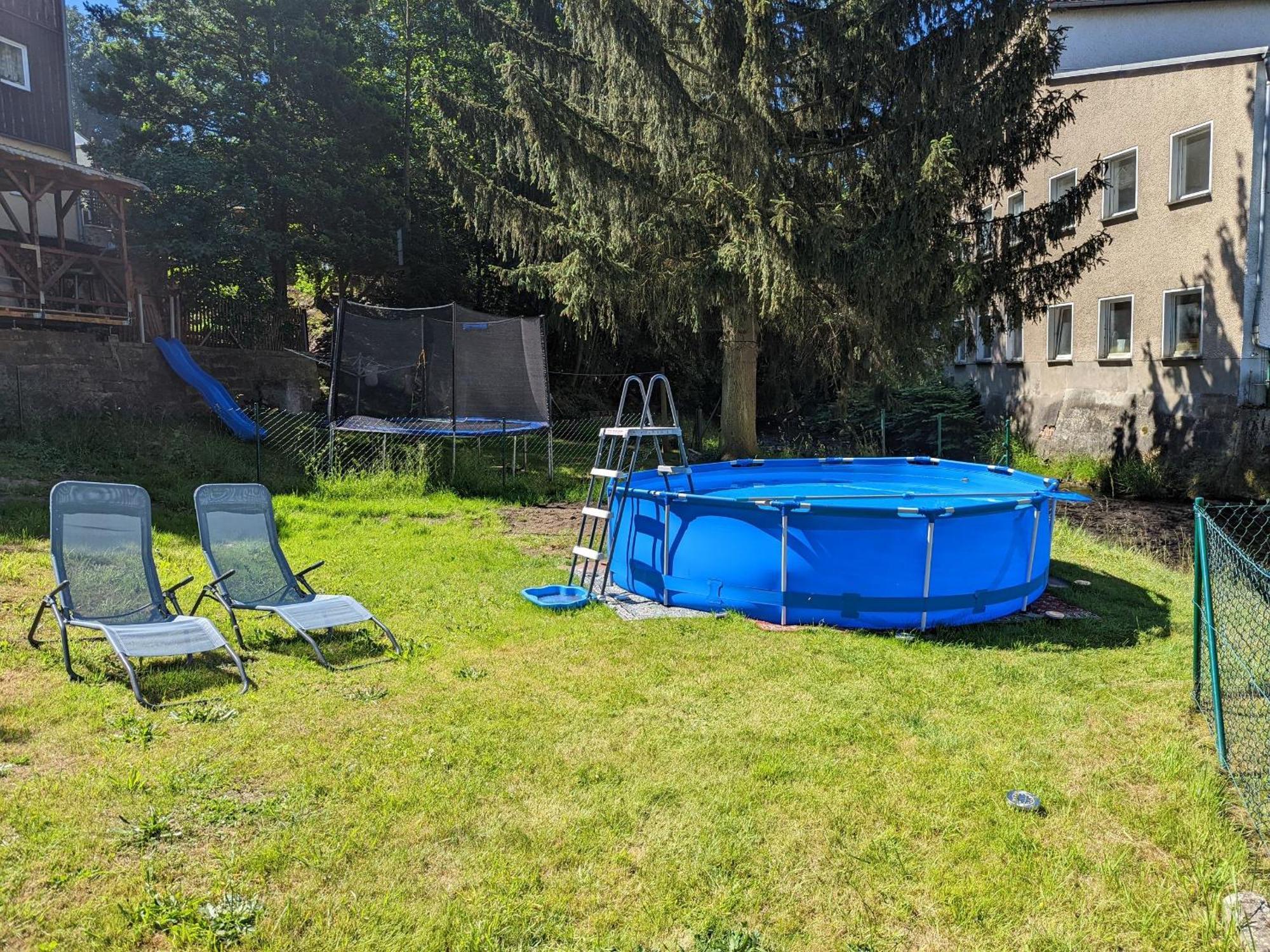 F2 - Urlaubsmagie Sauna, Whirlpool, Pool & Garten Зебниц Екстериор снимка